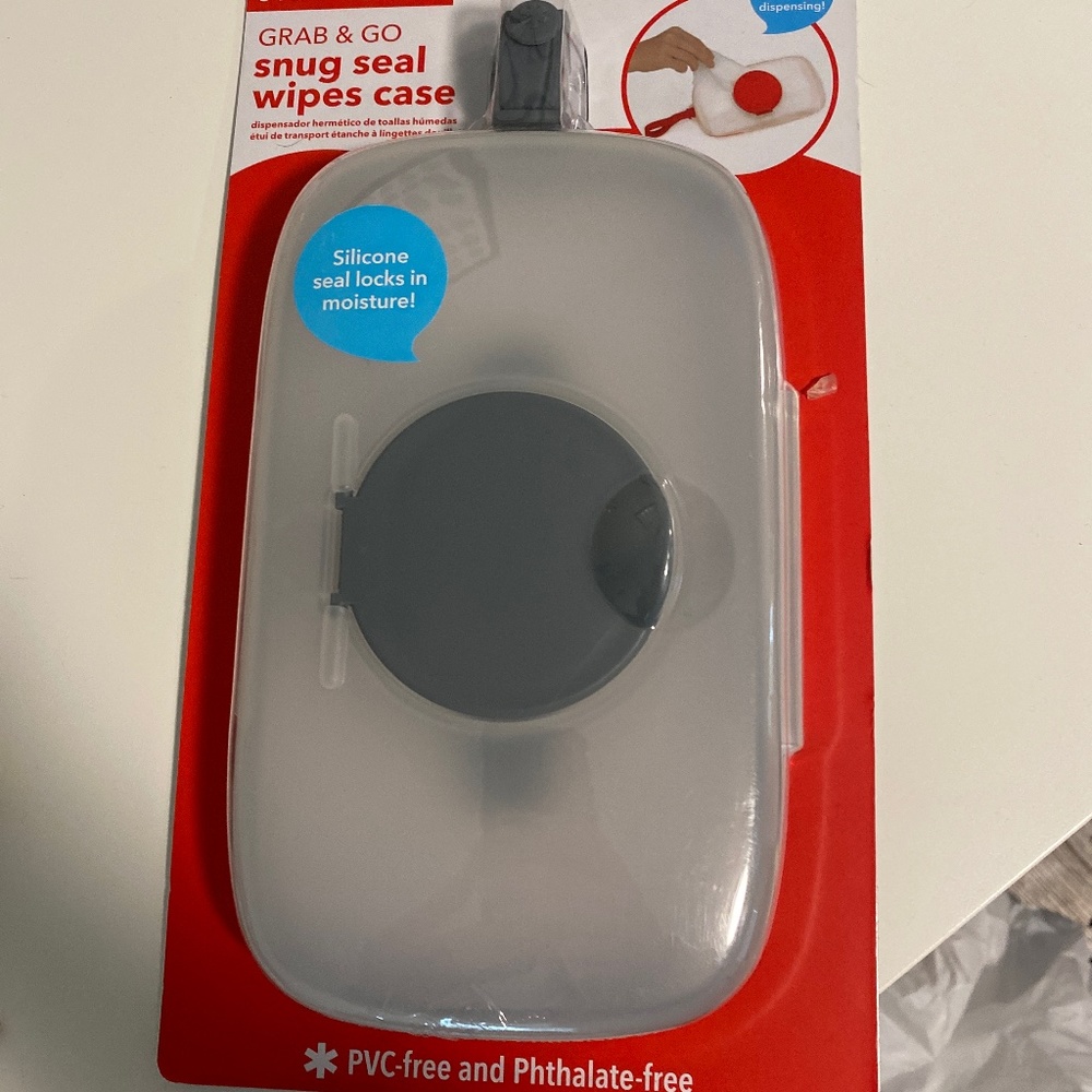 Skip hop travel wipe case